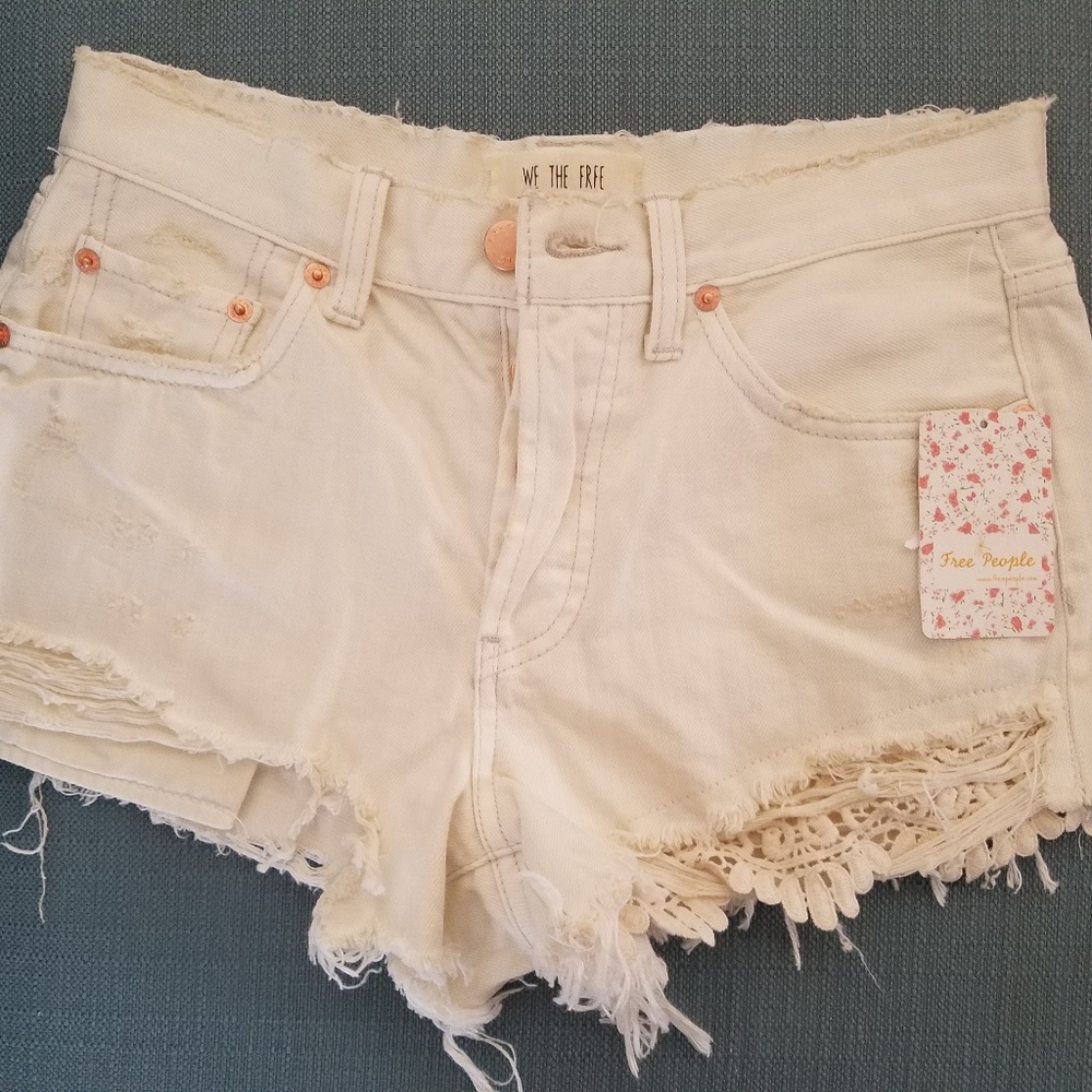 Free People Worn White Frayed Lace Denim Shorts 26